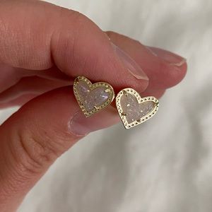 Kendra Scott Ari Heart Gold Stud Earrings